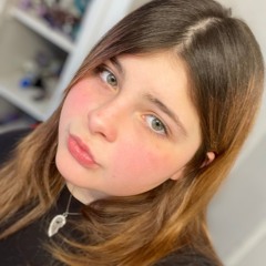 Elayna C.