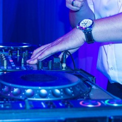 DJ Steve Summers