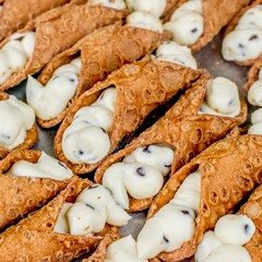 cannolis