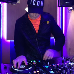 Lewis Gibbo DJ