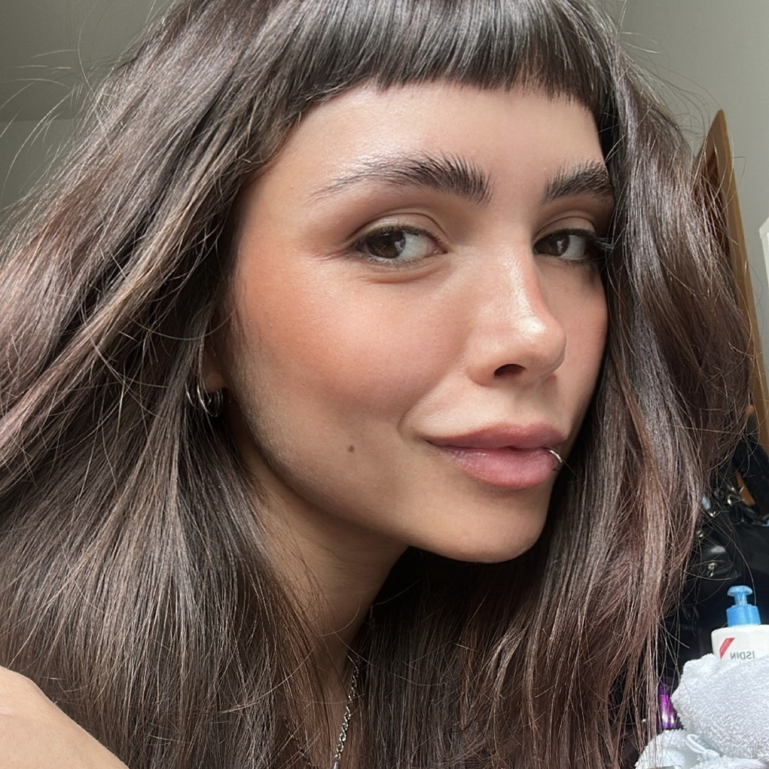 Stream Luana Alves music | Listen to songs, albums, playlists for