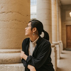 Élise in the Clouds