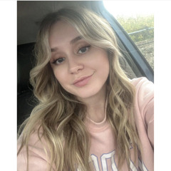 Chloë Lauren Hunt