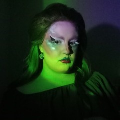 LUCRETiA