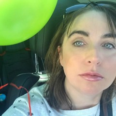 Siobhan Warfield Beattie - singer songwriter