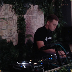 ANDREA MAGNANTE DJ