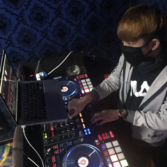 DJ xiiaoweiwei