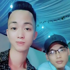 Nụ Cười Giả Tạo