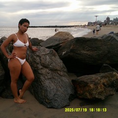 Celyne (@queencelyne)