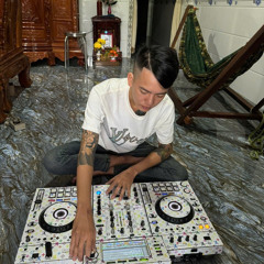 LÂM CHÍ KHANH ( L C K )