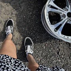 ⠀