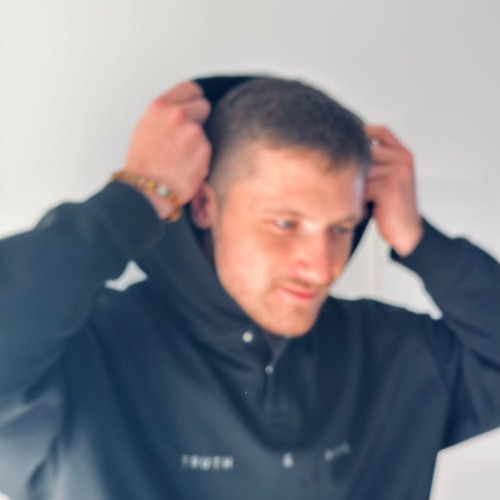 JKU ft. Karolina Pyrtek - EVERYWHERE.