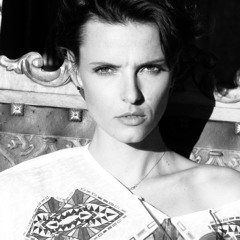 E M I L Y    L A D Y