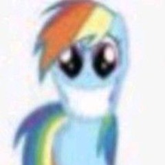 Smiling Rainbow Dash
