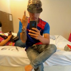 ชายนิว  อารีย์