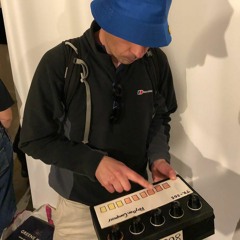dj-dodgyback