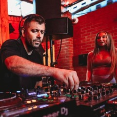 DJ KRUEZ.