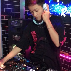 DJ CANDRA ON THE MIX