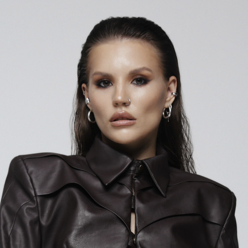 KATRIN KOVA — artist photo