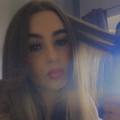 Mia Taylorr
