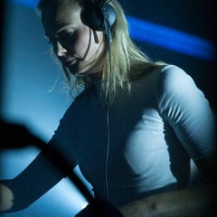 CHARLOTTE JOBSE / CANELA