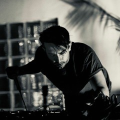 Roarke Menzies