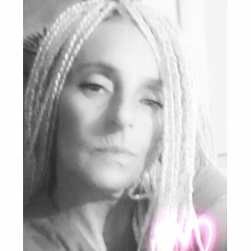 Lesley Renwick’s avatar