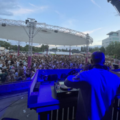 Groove Entrance