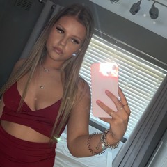hollyrichardson_x