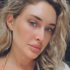 nellydebaas