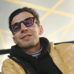 ميكائيل شريف ٠