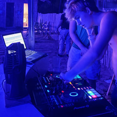 GROOVY HOUSE TUNES
