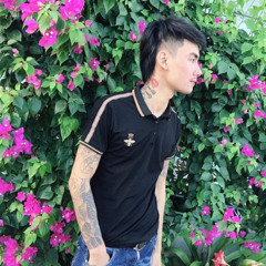 Hiếu Minh on the mix