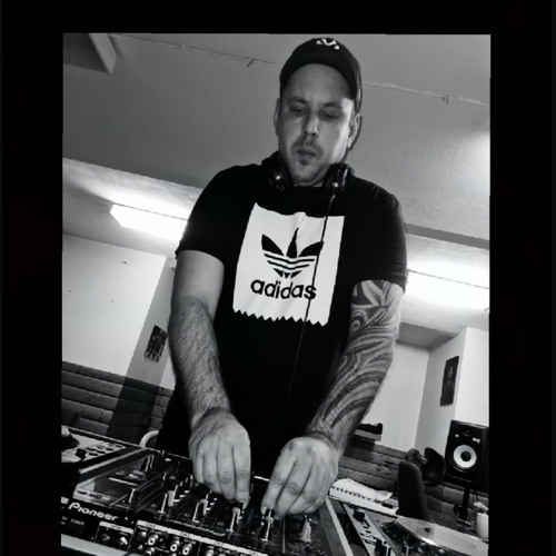 DJ PET-RII’s avatar