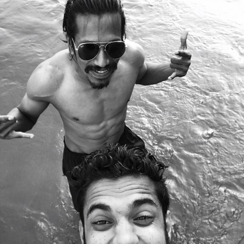 LaLiT...aWsM...sOnGzZz..