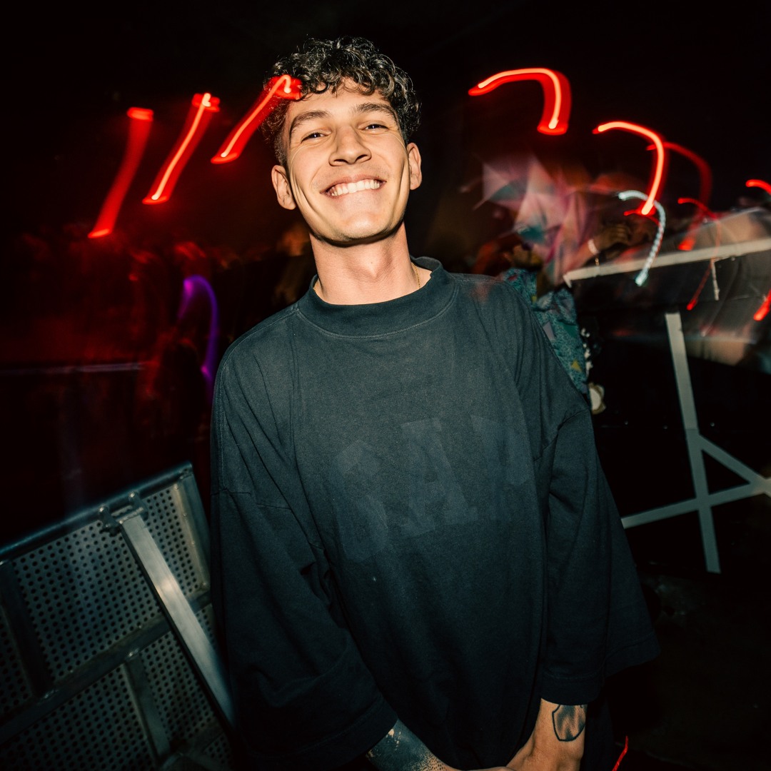 洋楽 Slyy - Slyy Stream SLYYY music | Listen to songs, albums