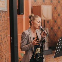 Hochzeits - und Eventsängerin Luca