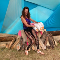 Ella_Goa_on