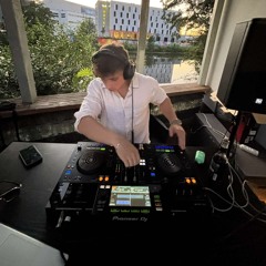 DJ TECHLASS