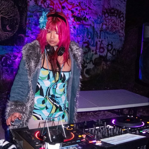 muñequita ☆～（ゝ。∂） artist photo