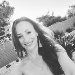 Lavinia sings Azah Kamavet Ha'ahava (Love As Strong As Death).mp3