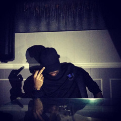 Roam [Feat LilFenda & DlocoThaBest]