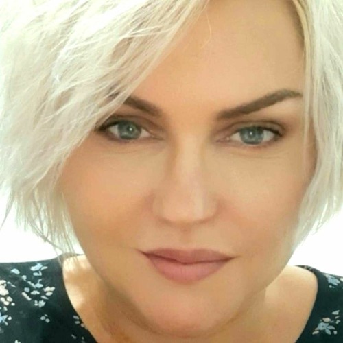 Celestine Mihaela’s avatar