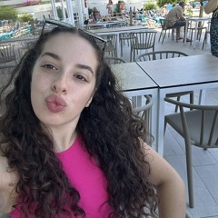 Amelia Khan