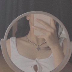 aliceintheworldcrown