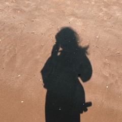 -clara' ୭̥⋆*｡✧