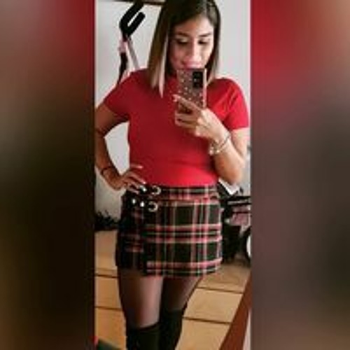 Stream Cinthia Pinela music | Listen to songs, albums, playlists for
