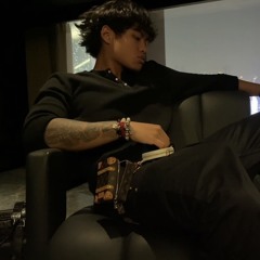 1017BORA (@d4rling.jp)