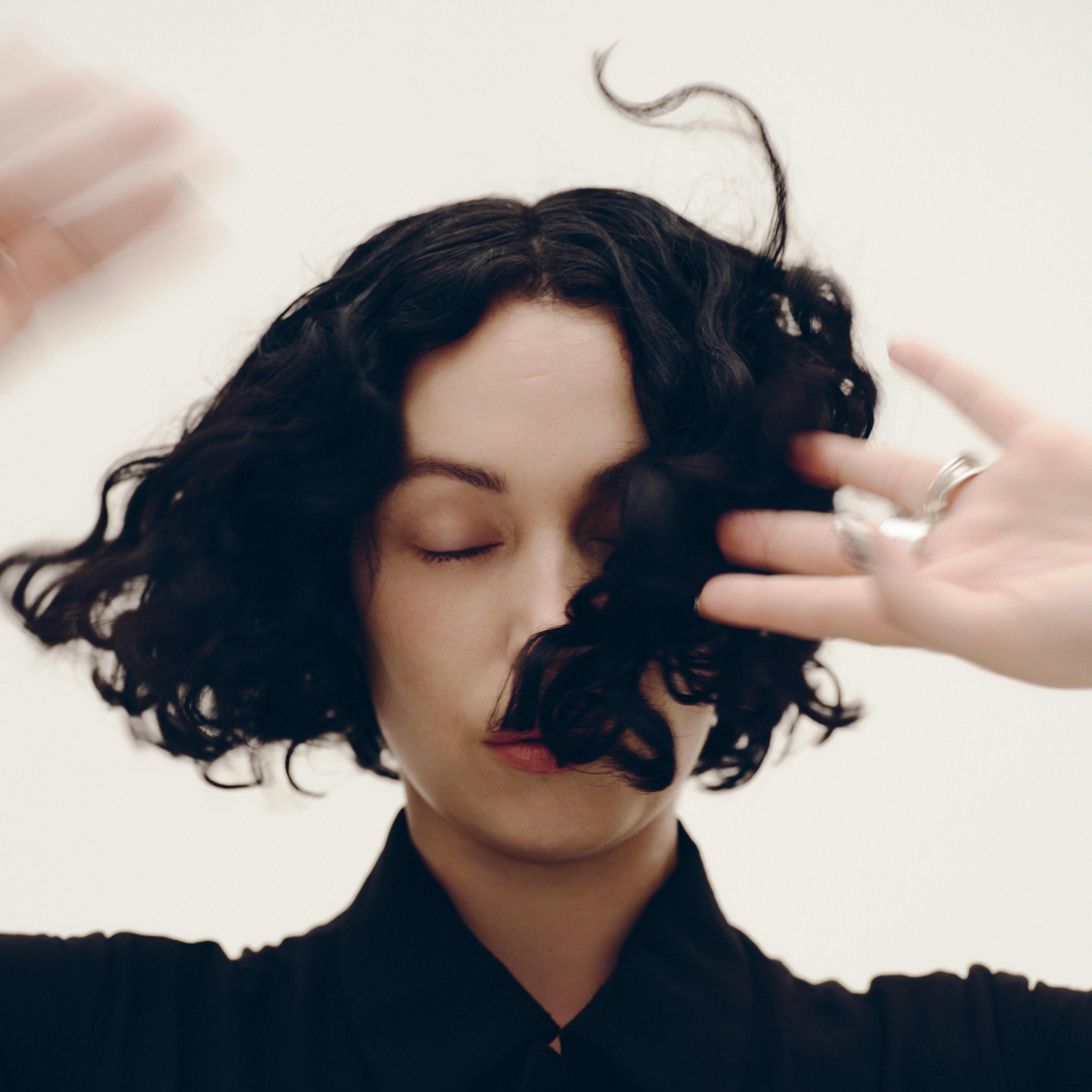 Kelly Lee Owens Performing