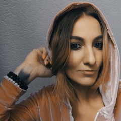 Nežka Em